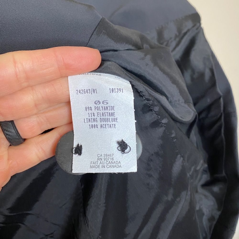 Zenobia Black Hidden Button Jacket - Picture 6 of 8